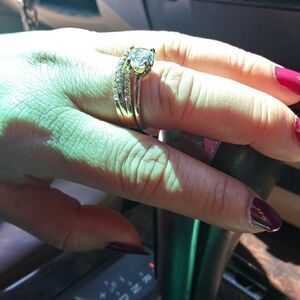 Brand new women's fashion gold ring size 9